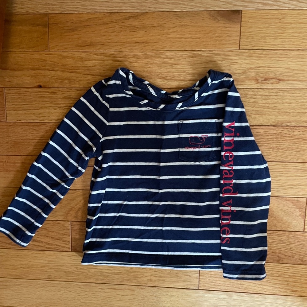 Vineyard Vines long sleeved t-shirt